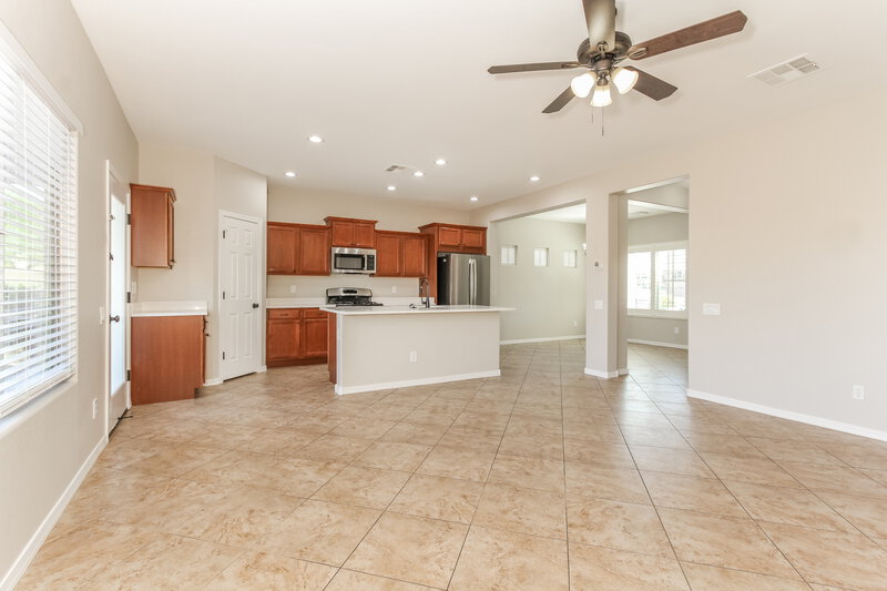 2,135/Mo, 5109 S Simon Mesa, AZ 85212 Living Room View 2