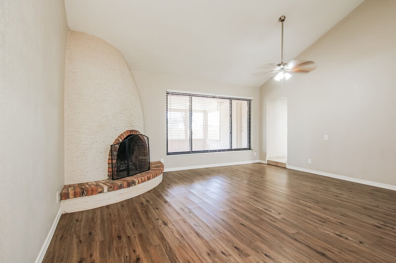 2,590/Mo, 17403 E San Marcus Dr Fountain Hills, AZ 85268 Living Room View 2