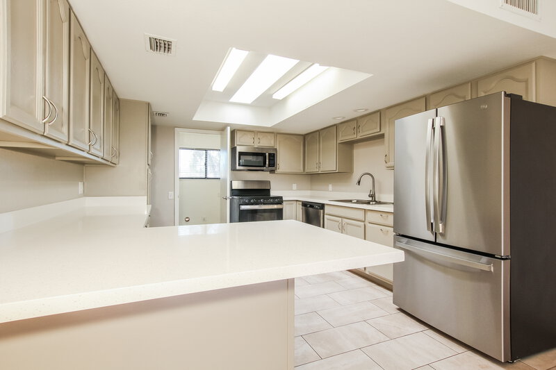 2,590/Mo, 17403 E San Marcus Dr Fountain Hills, AZ 85268 Kitchen View