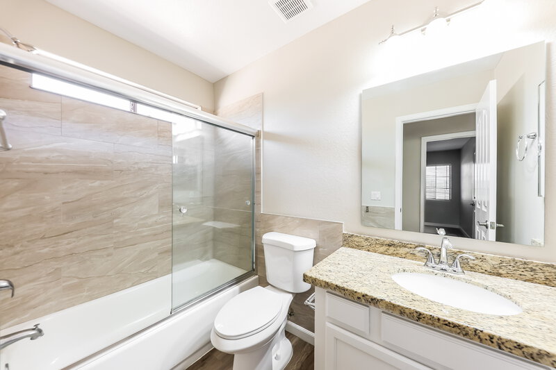 2,350/Mo, 8557 W Voltaire Ave Peoria, AZ 85381 Bathroom View
