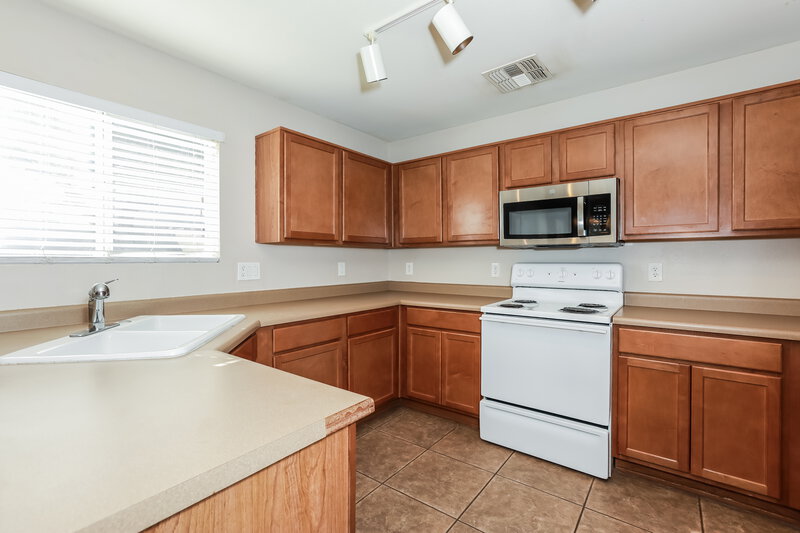 1,710/Mo, 1519 E Stirrup Ln San Tan Valley, AZ 85143 Kitchen View