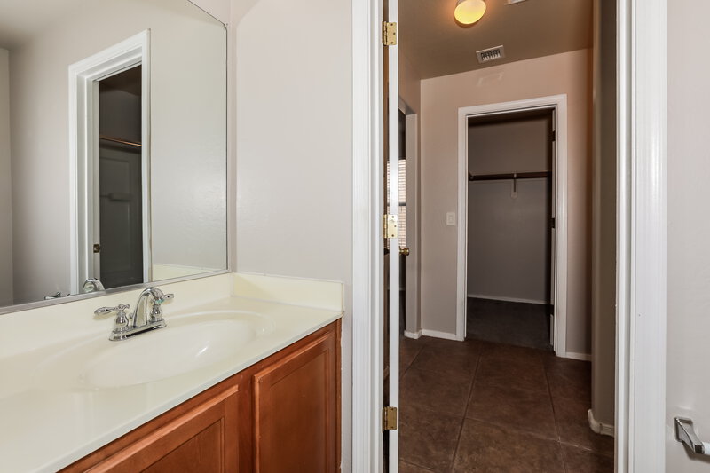 1,710/Mo, 1519 E Stirrup Ln San Tan Valley, AZ 85143 Main Bathroom View