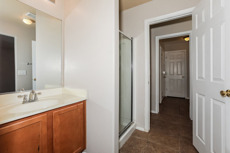 1,710/Mo, 1519 E Stirrup Ln San Tan Valley, AZ 85143 Main Bathroom View 2