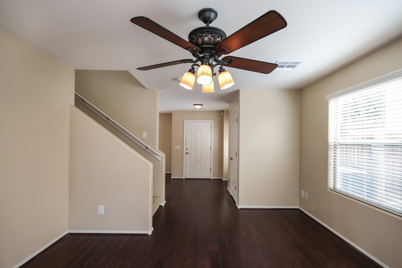 2,370/Mo, 3301 E Loma Vista St Gilbert, AZ 85295 Living Room View 2