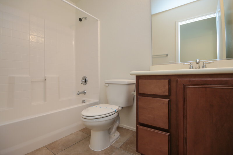 2,370/Mo, 3301 E Loma Vista St Gilbert, AZ 85295 Bathroom View