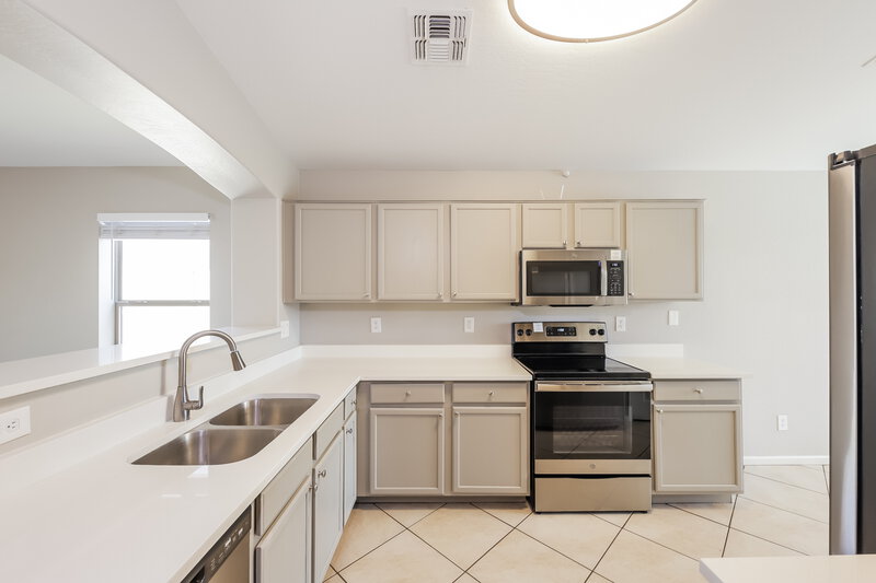 2,040/Mo, 11816 W Softwind Dr Sun City, AZ 85373 Kitchen View 2