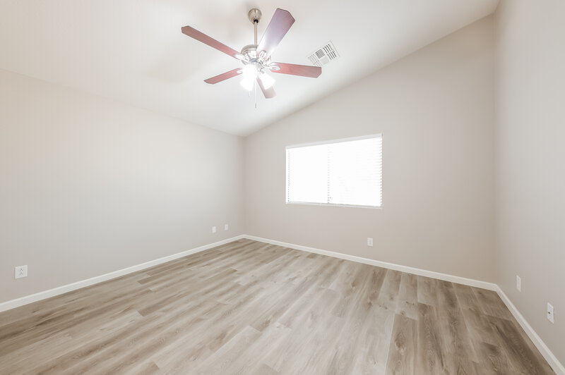 2,040/Mo, 11816 W Softwind Dr Sun City, AZ 85373 Main Bedroom View