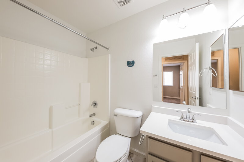 2,040/Mo, 11816 W Softwind Dr Sun City, AZ 85373 Bathroom View