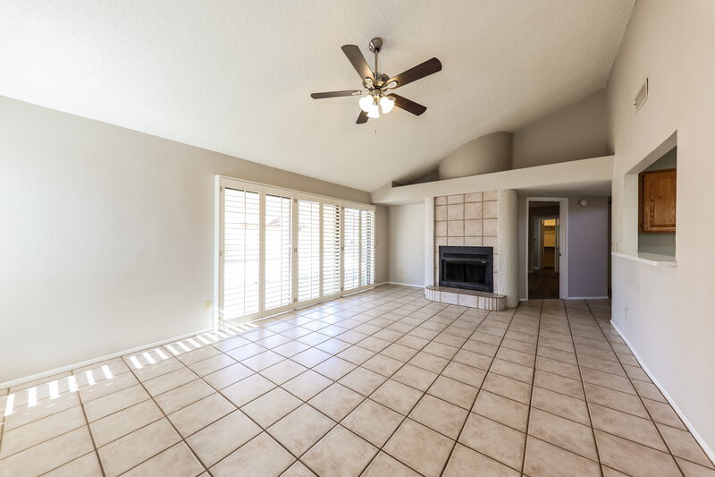 2,460/Mo, 7127 W Morrow Dr Glendale, AZ 85308 Family Room View