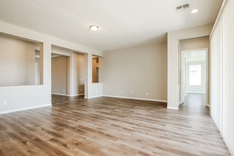 2,735/Mo, 5113 N 194th Dr Litchfield Park, AZ 85340 Living Room View