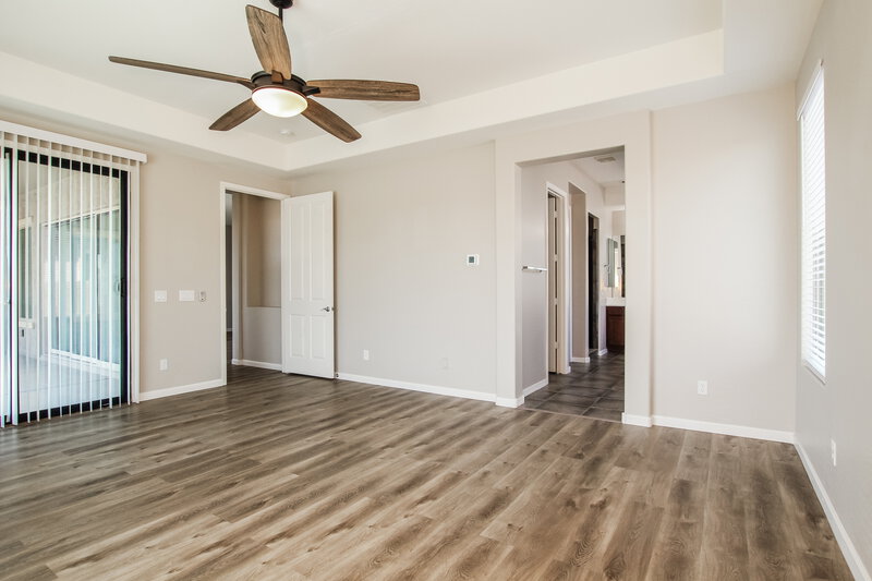 2,735/Mo, 5113 N 194th Dr Litchfield Park, AZ 85340 Main Bedroom View