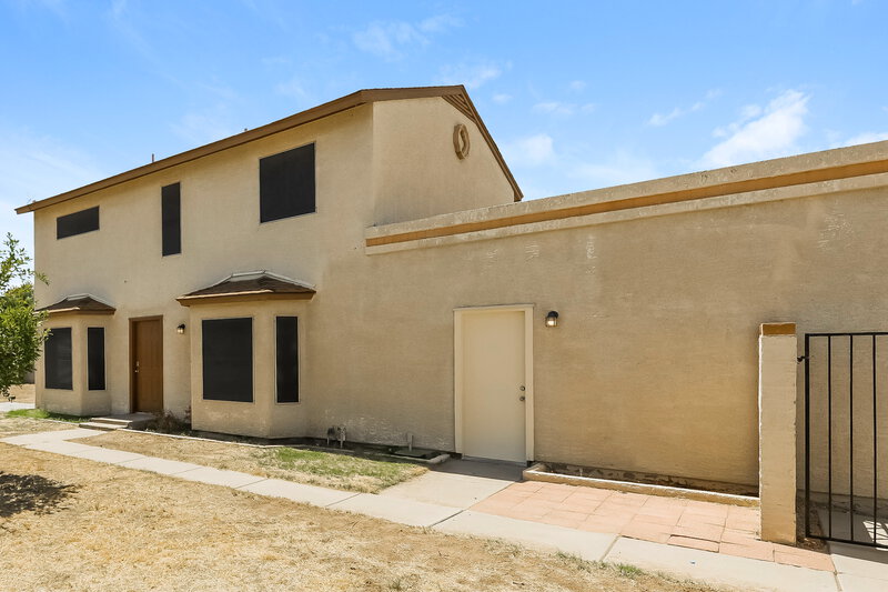 2,030/Mo, 19806 N 48th Dr Glendale, AZ 85308 Front View