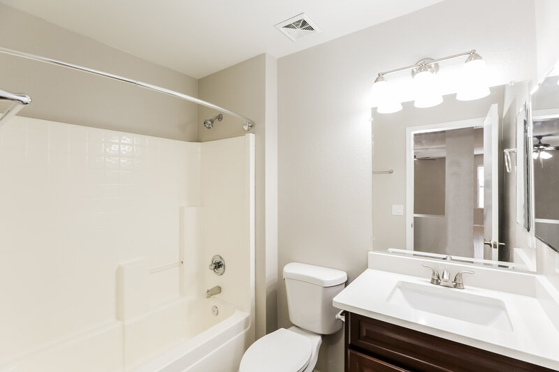 1,885/Mo, 15589 W Port Au Prince Ln Surprise, AZ 85379 Main Bathroom View