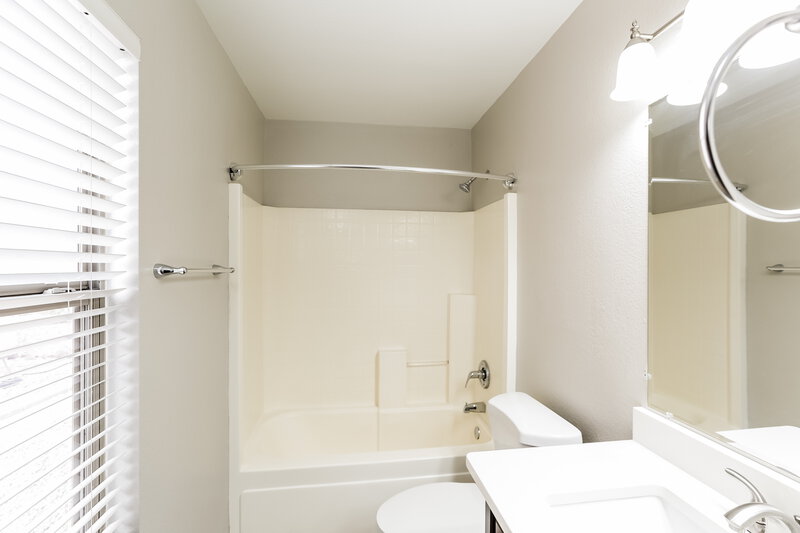 1,885/Mo, 15589 W Port Au Prince Ln Surprise, AZ 85379 Main Bathroom View 2