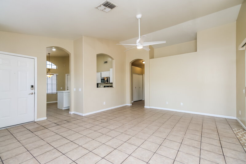 2,170/Mo, 375 W Bruce Ave Gilbert, AZ 85233 Living Room View 3