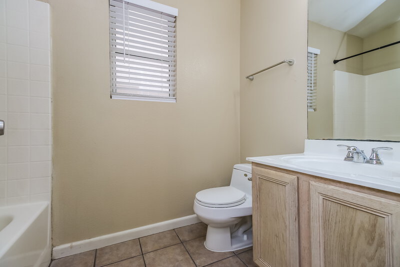 2,170/Mo, 375 W Bruce Ave Gilbert, AZ 85233 Bathroom View