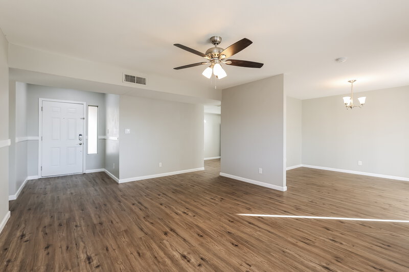 1,930/Mo, 6601 W Desert Cove Ave Glendale, AZ 85304 Living Room View