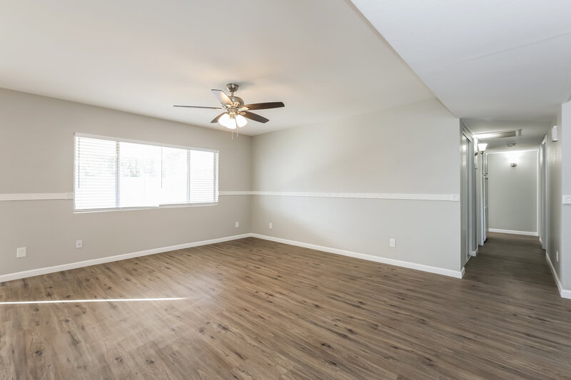 1,930/Mo, 6601 W Desert Cove Ave Glendale, AZ 85304 Living Room View 2