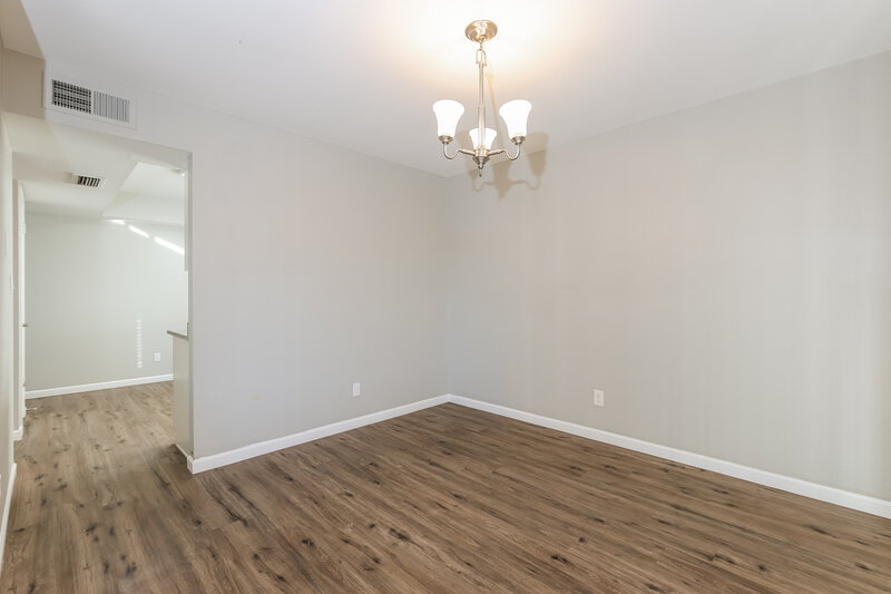 1,930/Mo, 6601 W Desert Cove Ave Glendale, AZ 85304 Dining Room View