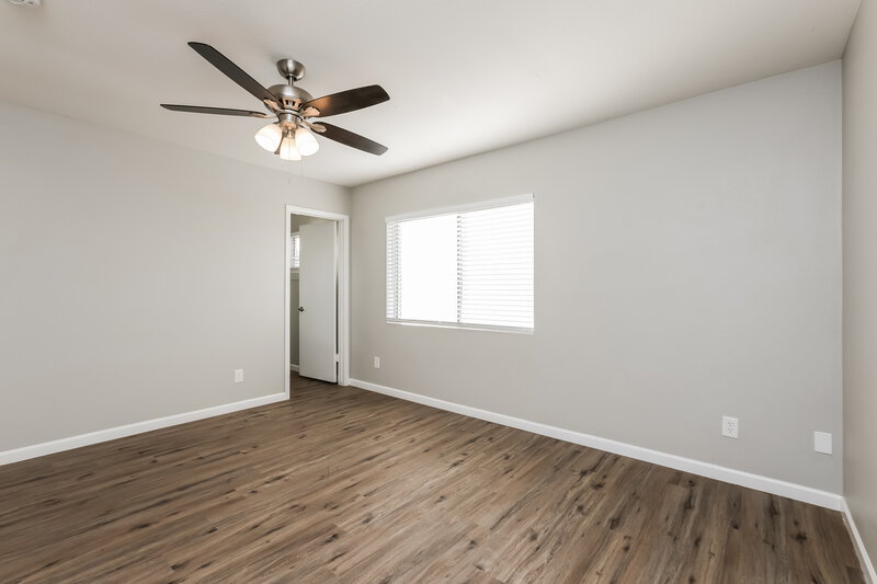 1,930/Mo, 6601 W Desert Cove Ave Glendale, AZ 85304 Main Bedroom View 2