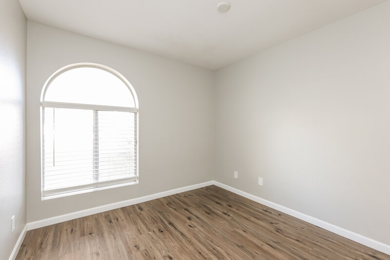 1,930/Mo, 6601 W Desert Cove Ave Glendale, AZ 85304 Bedroom View