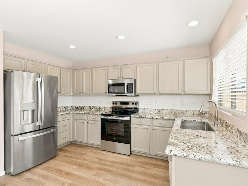 1,995/Mo, 7302 S 253rd Ave Buckeye, AZ 85326 Kitchen View