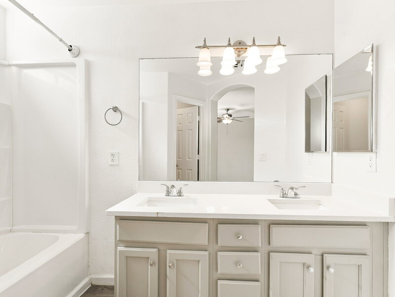 1,995/Mo, 7302 S 253rd Ave Buckeye, AZ 85326 Primary Bathroom View 2