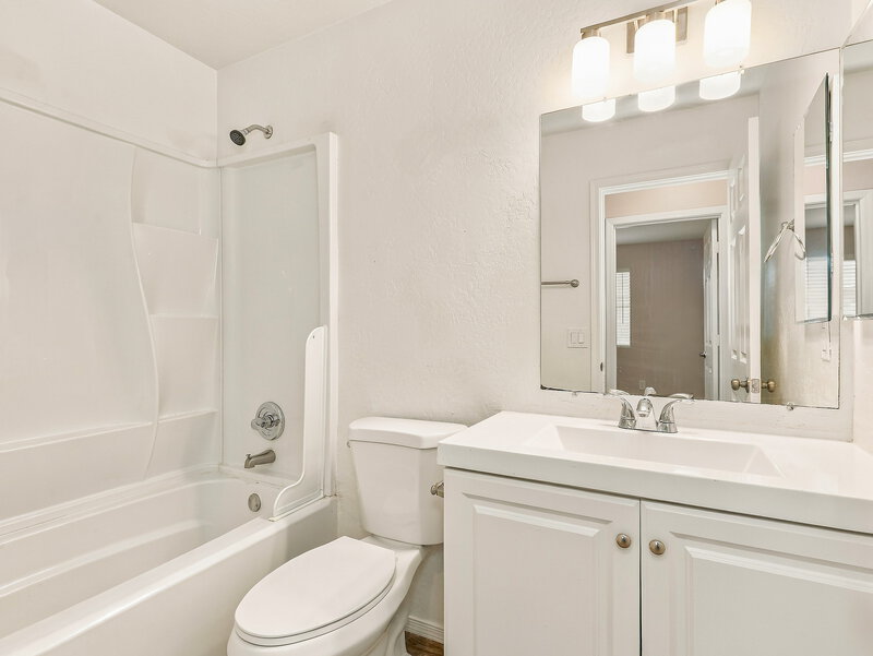1,995/Mo, 7302 S 253rd Ave Buckeye, AZ 85326 Bathroom View