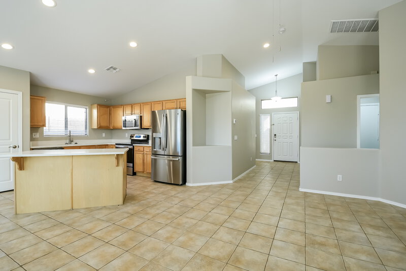 2,335/Mo, 24616 N 65th Ave Glendale, AZ 85310 Living Room View