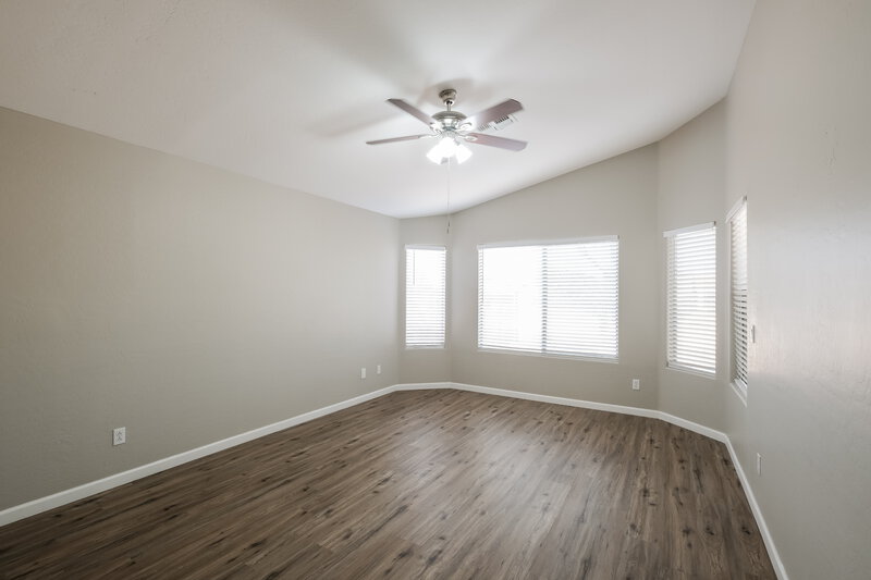 2,285/Mo, 24616 N 65th Ave Glendale, AZ 85310 Main Bedroom View