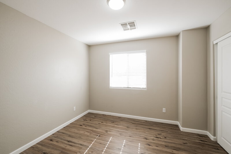 2,285/Mo, 24616 N 65th Ave Glendale, AZ 85310 Bedroom View 2