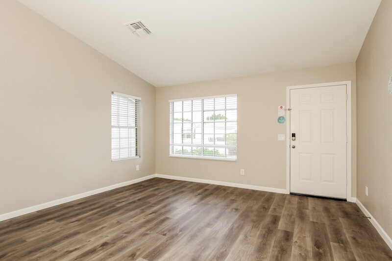 2,610/Mo, 7218 W Tina Ln Glendale, AZ 85310 Living Room View