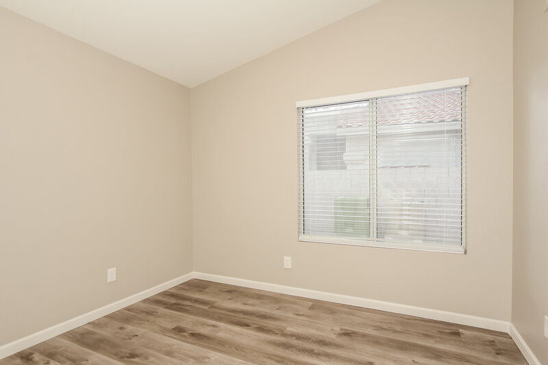 2,610/Mo, 7218 W Tina Ln Glendale, AZ 85310 Bedroom View 3