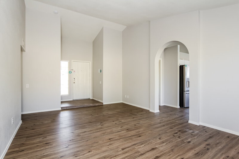 2,205/Mo, 208 W Oraibi Dr Phoenix, AZ 85027 Living Room View 2