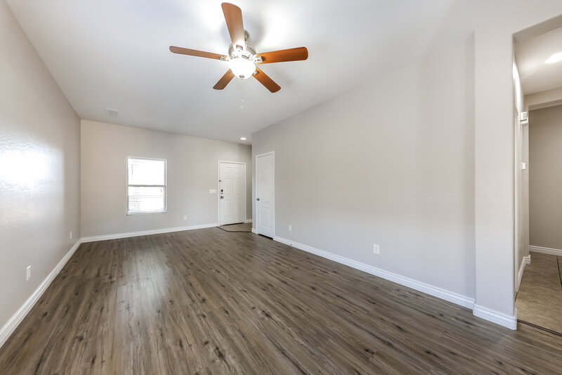 2,270/Mo, 13758 W Port Royale Ln Surprise, AZ 85379 Living Room View 2