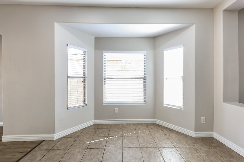 2,270/Mo, 13758 W Port Royale Ln Surprise, AZ 85379 Dining Room View