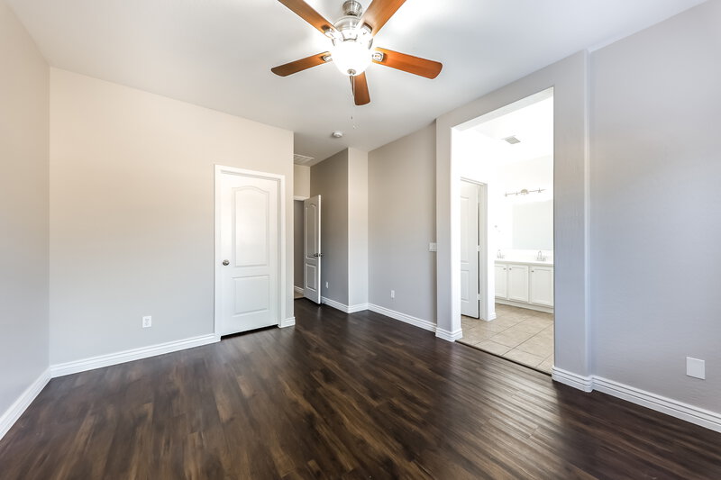 2,270/Mo, 13758 W Port Royale Ln Surprise, AZ 85379 Main Bedroom View 2