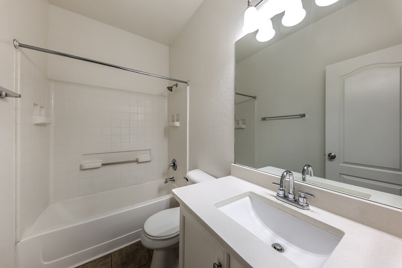 2,270/Mo, 13758 W Port Royale Ln Surprise, AZ 85379 Bathroom View