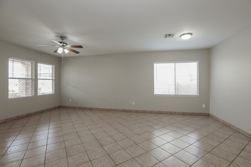2,730/Mo, 7227 S 41st Ln Phoenix, AZ 85041 Living Room View 2