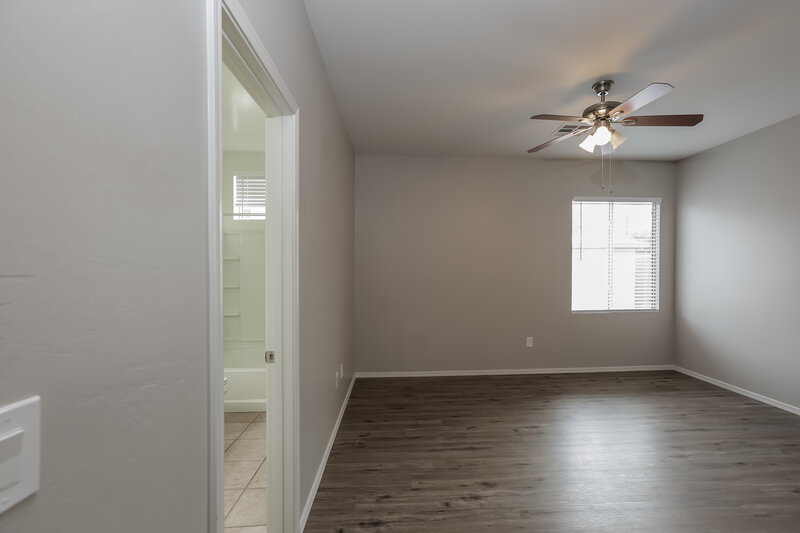 2,730/Mo, 7227 S 41st Ln Phoenix, AZ 85041 Main Bedroom View