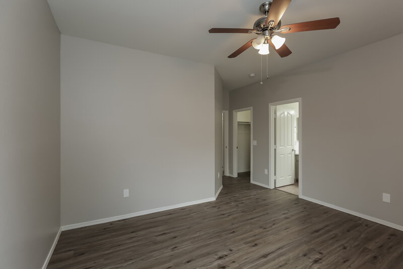 2,730/Mo, 7227 S 41st Ln Phoenix, AZ 85041 Main Bedroom View 2