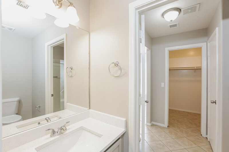 2,225/Mo, 225 N 223rd Ave Buckeye, AZ 85326 Bathroom View