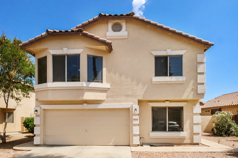 2,390/Mo, 2024 E Appaloosa Rd Gilbert, AZ 85296 External View