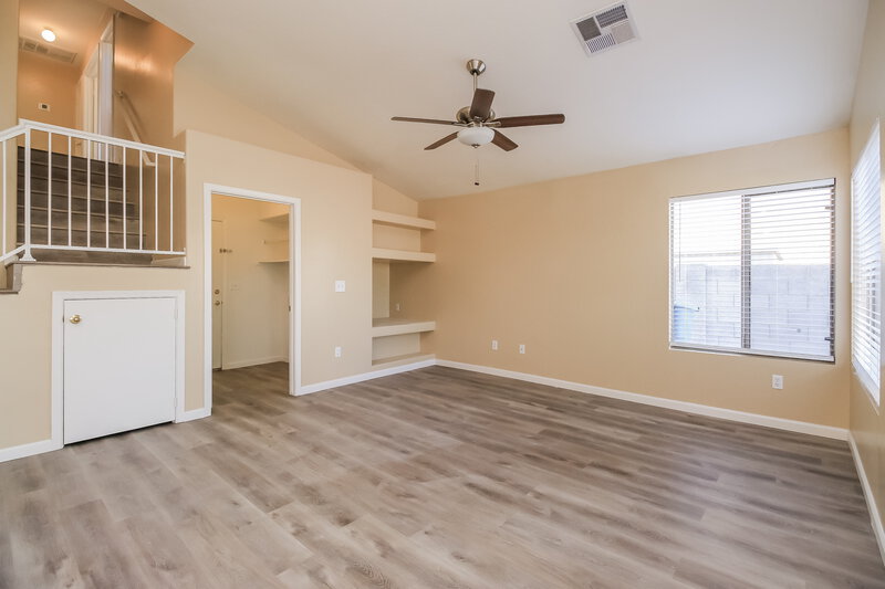 2,040/Mo, 2024 E Appaloosa Rd Gilbert, AZ 85296 Living Room View