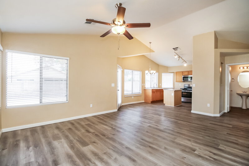 2,390/Mo, 2024 E Appaloosa Rd Gilbert, AZ 85296 Living Room View