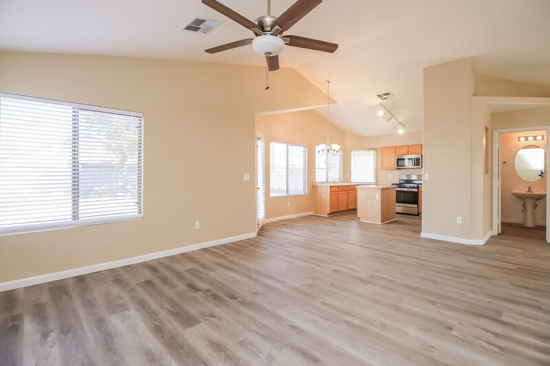 2,040/Mo, 2024 E Appaloosa Rd Gilbert, AZ 85296 Living Room View 2