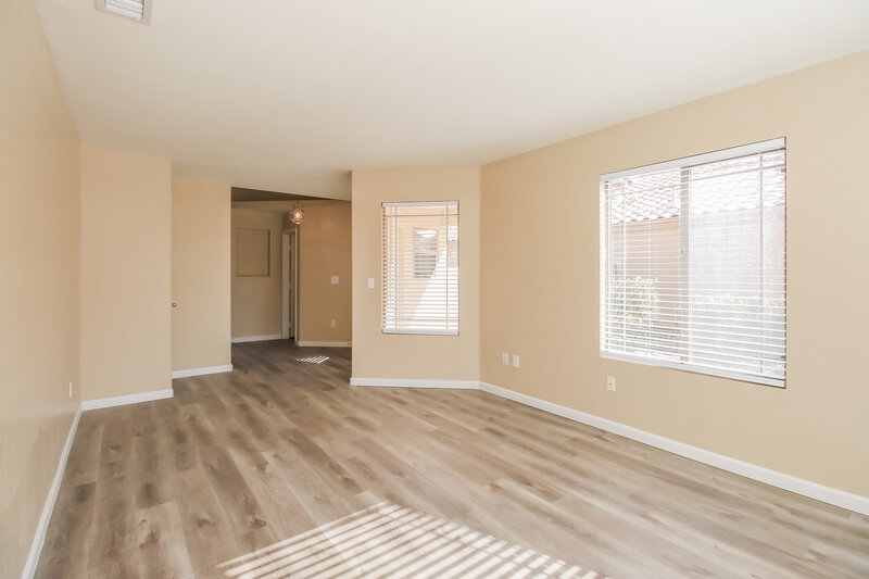 2,040/Mo, 2024 E Appaloosa Rd Gilbert, AZ 85296 Family Room View