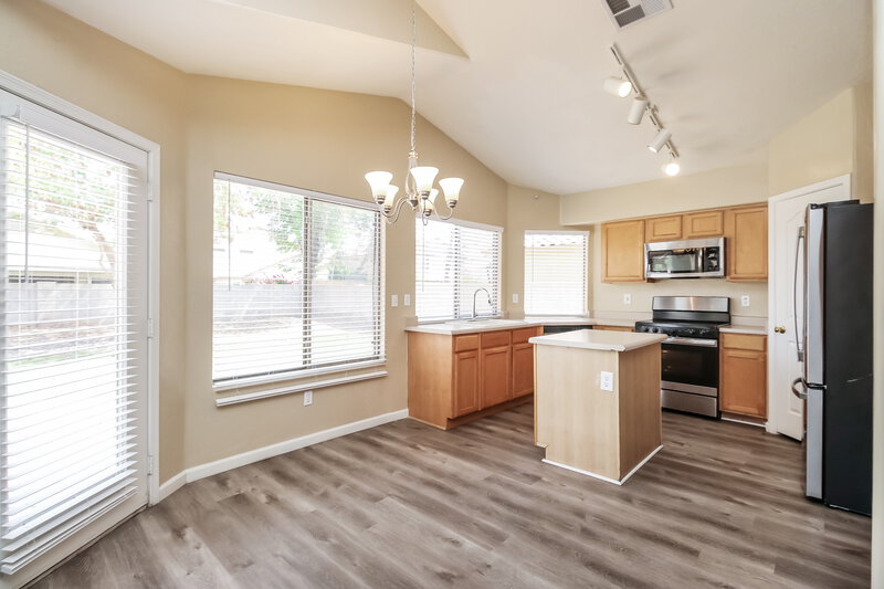 2,390/Mo, 2024 E Appaloosa Rd Gilbert, AZ 85296 Dining Room View 2