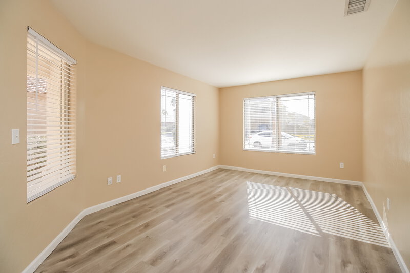 2,040/Mo, 2024 E Appaloosa Rd Gilbert, AZ 85296 Family Room View 2