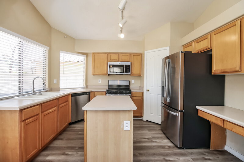 2,390/Mo, 2024 E Appaloosa Rd Gilbert, AZ 85296 Kitchen View
